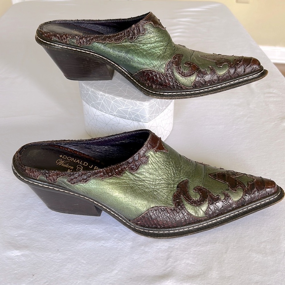 Donald J. Pliner Western Couture Collection Mule - Picture 2 of 6